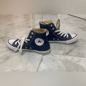 Blue/white converse unisex.